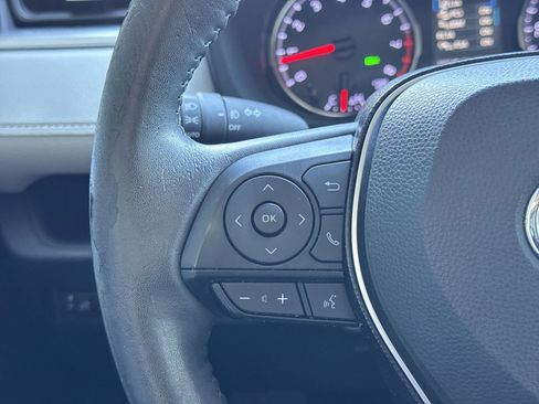 Used 2020 Toyota RAV4 XLE Premium image 19