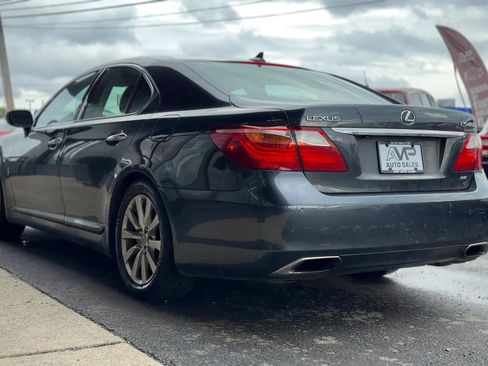 Used 2010 Lexus LS 460 AWD w/ Luxury Value Edition image 4
