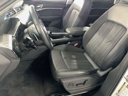 Used 2022 Audi e-tron Premium Plus w/ Premium Plus Package image 5