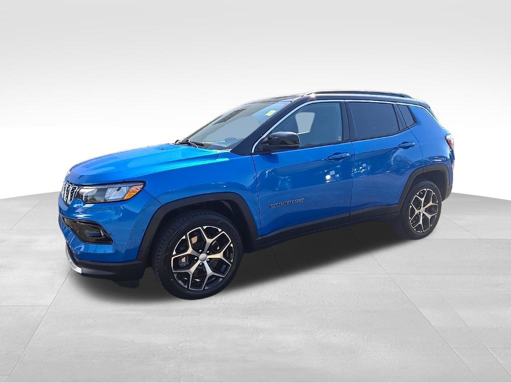 Used 2024 Jeep Compass Limited AWD/4WD image 1