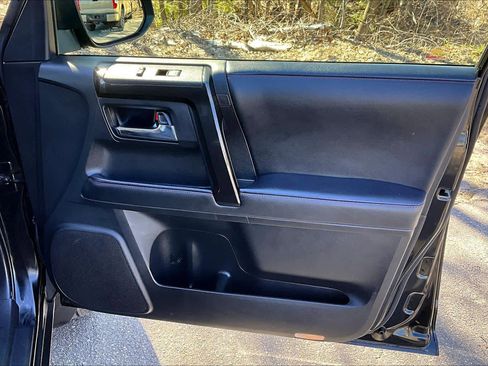 Certified 2020 Toyota 4Runner Venture AWD/4WD image 21