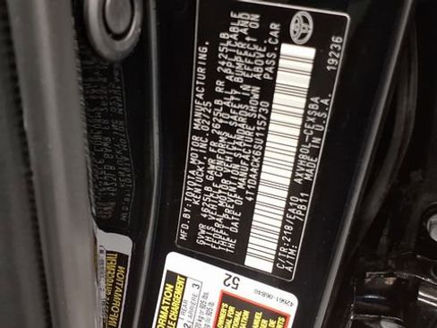 Used 2025 Toyota Camry LE image 30