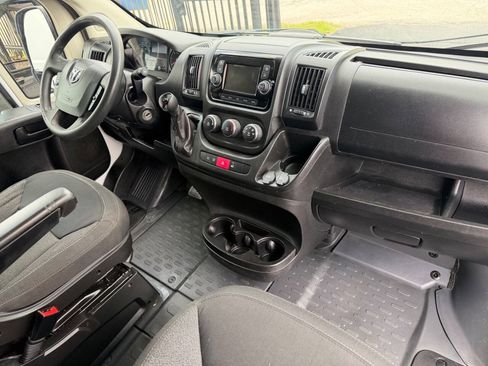 Used 2020 RAM ProMaster 2500 w/ Premium Appearance Group FWD image 12