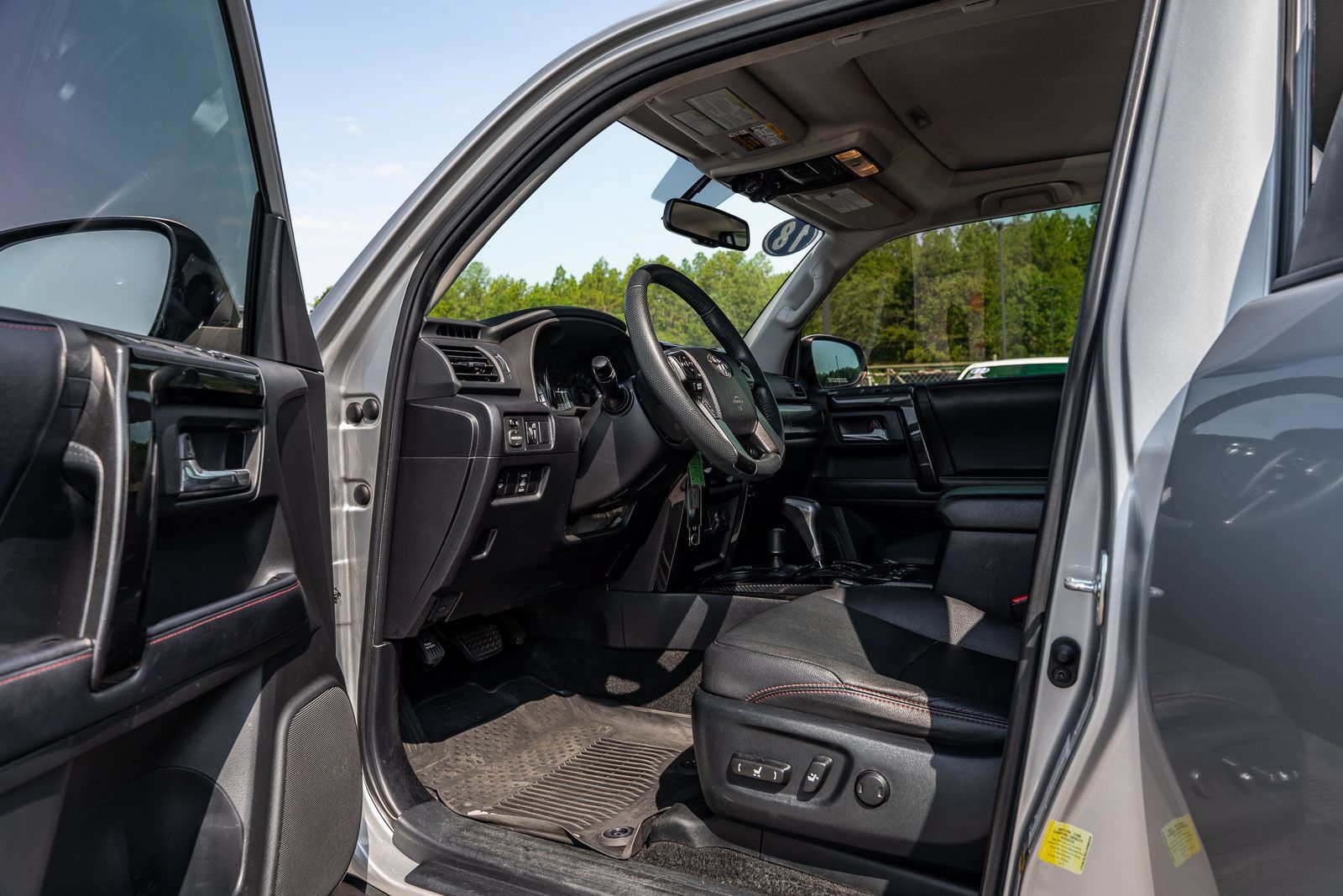 Used 2018 Toyota 4Runner TRD Off-Road Premium AWD/4WD image 19