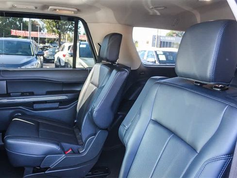 Used 2024 Ford Expedition XLT image 24
