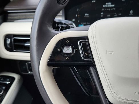 Used 2023 Lincoln Aviator Black Label w/ Dynamic Handling Package image 21