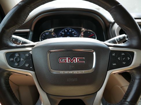 Used 2018 GMC Acadia Denali AWD/4WD image 25