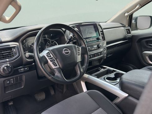 Used 2023 Nissan Titan SV w/ SV Convenience Package RWD image 12