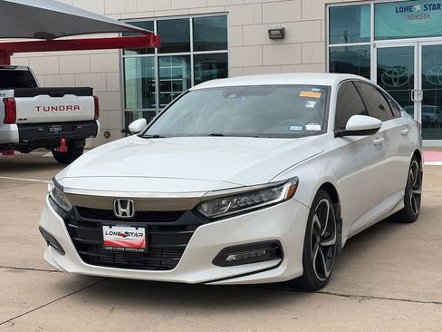 Used 2018 Honda Accord Sport image 4