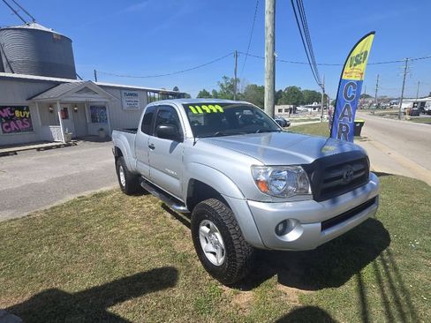 Used 2005 Toyota Tacoma PreRunner image 14