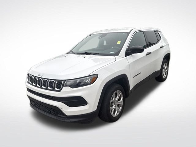 Used 2024 Jeep Compass Sport AWD/4WD image 3