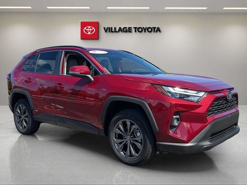 Certified 2023 Toyota RAV4 XLE Premium AWD/4WD image 7