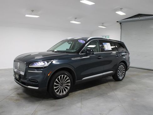 Used 2023 Lincoln Aviator Reserve w/ Equipment Group 201A AWD/4WD image 4