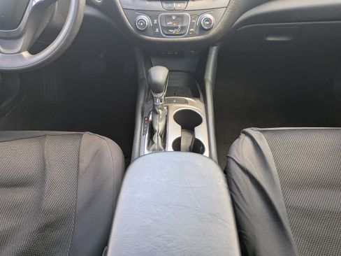 Used 2023 Chevrolet Malibu LS FWD image 18