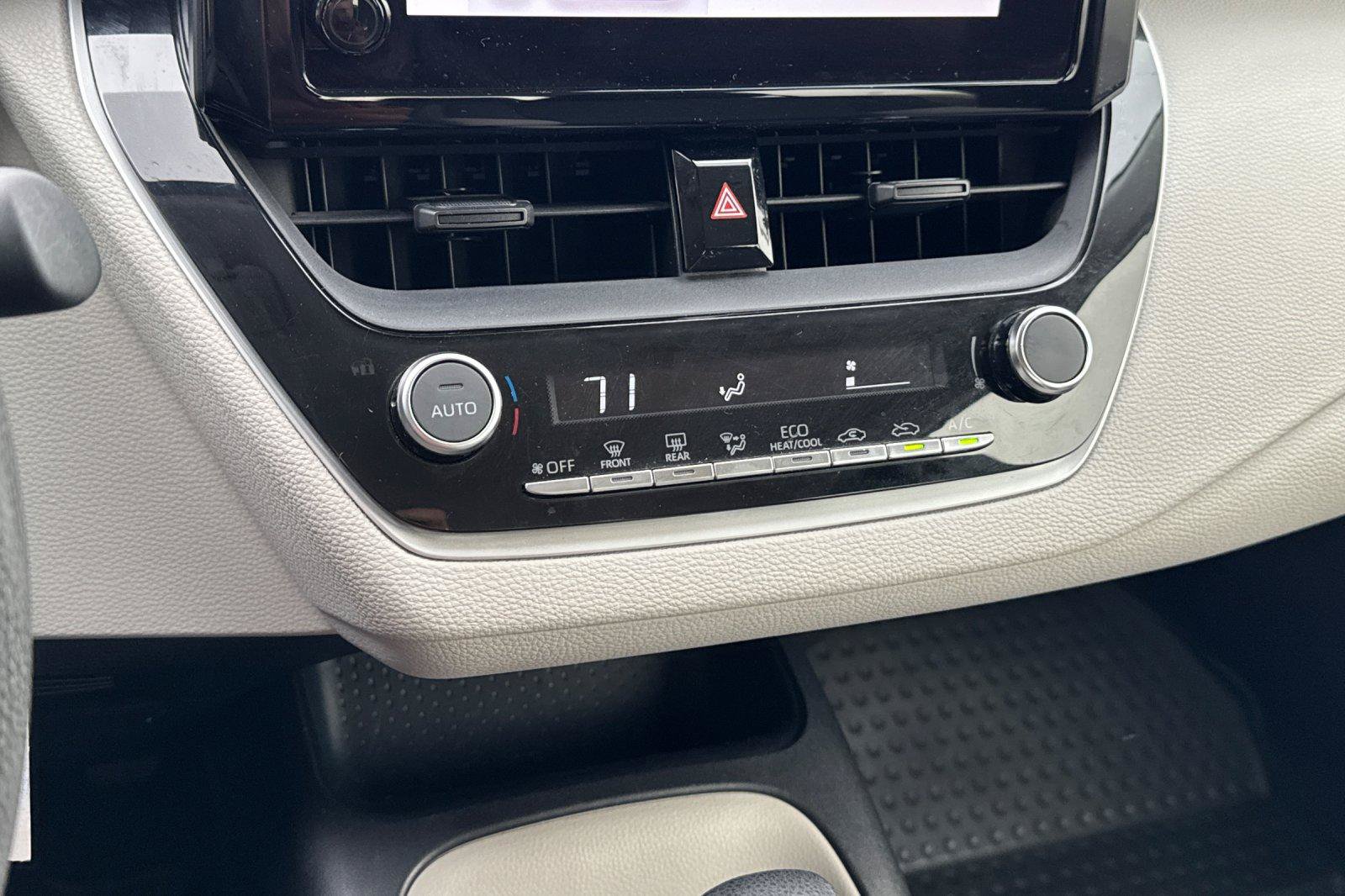 Used 2024 Toyota Corolla LE FWD image 22