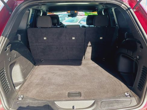 Used 2021 Jeep Grand Cherokee Laredo image 15