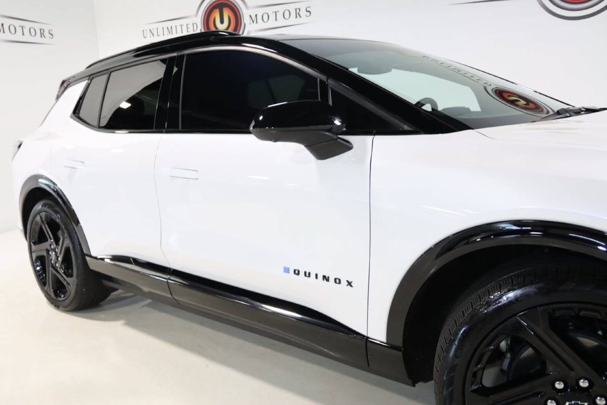 Used 2025 Chevrolet Equinox EV RS FWD image 78