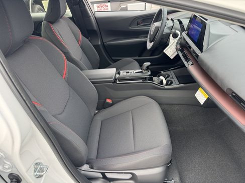 New 2026 Toyota Prius Plug-In Hybrid image 8