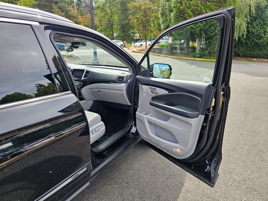 Used 2016 Honda Pilot Elite image 31