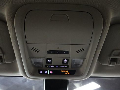 Used 2024 GMC Terrain Denali w/ Denali Premium Package AWD/4WD image 26