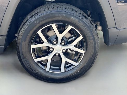 Used 2024 Jeep Grand Cherokee Limited AWD/4WD image 30