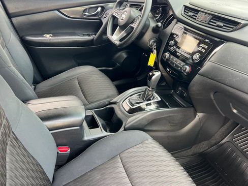 Used 2017 Nissan Rogue S FWD image 18
