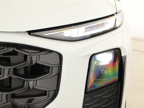 New 2026 Audi Q3 quattro 2.0T AWD/4WD image 36