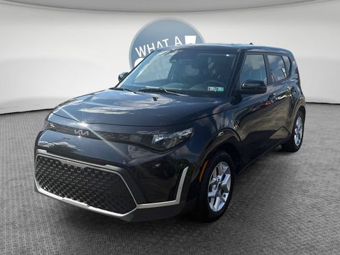 Used 2025 Kia Soul LX w/ LX Technology Package FWD image 8