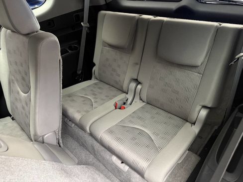 Used 2011 Toyota RAV4 4WD w/ Base L4 Extra Value Pkg image 19