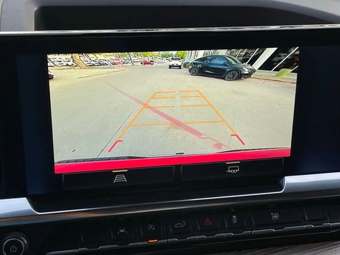 Used 2025 Chevrolet Silverado 1500 LT image 18