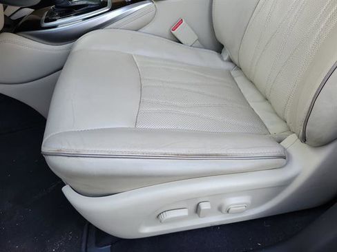 Used 2020 INFINITI QX60 Luxe w/ Sensory Package FWD image 4