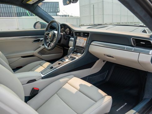 Certified 2017 Porsche 911 Carrera RWD image 22