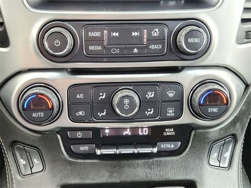 Used 2018 Chevrolet Suburban LT image 18