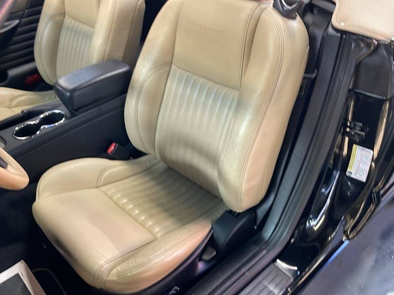 Used 2005 Ford Thunderbird RWD image 29