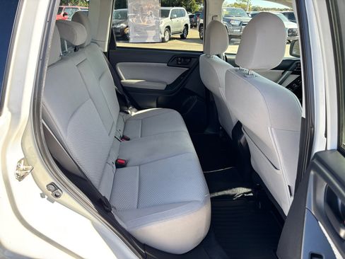 Used 2017 Subaru Forester 2.5i Premium w/ All-Weather Package image 23