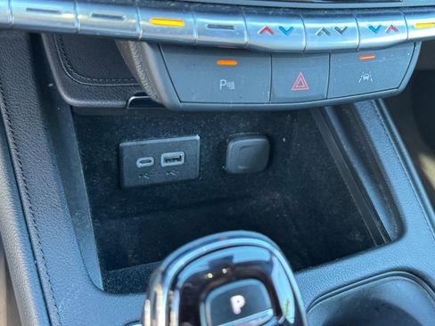 Used 2023 Cadillac XT4 Premium Luxury image 35