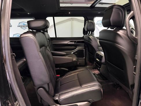 Used 2024 Jeep Wagoneer L Series II AWD/4WD image 25