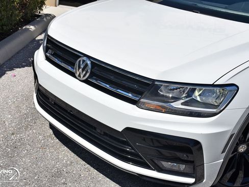 Used 2021 Volkswagen Tiguan SE R-Line image 28