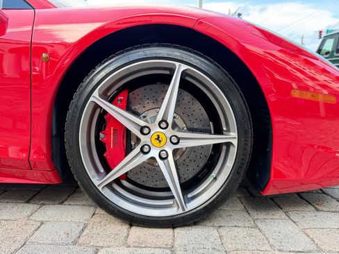 Used 2015 Ferrari 458 Spider RWD image 33