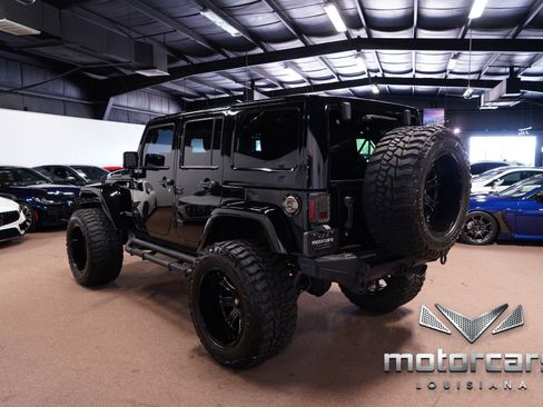 Used 2014 Jeep Wrangler Unlimited Sahara w/ Connectivity Group image 5