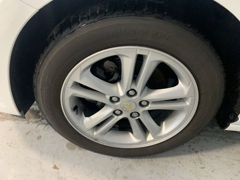 Used 2017 Chevrolet Cruze LT image 11