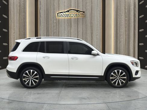 Used 2021 Mercedes-Benz GLB 250 4MATIC image 8