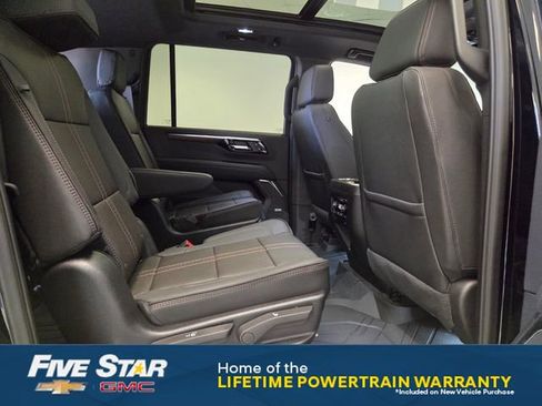 New 2026 Chevrolet Suburban High Country AWD/4WD image 17