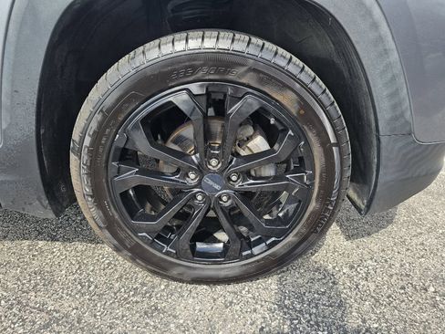 Used 2019 GMC Terrain SLE w/ Black Edition AWD/4WD image 12