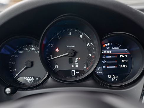 Certified 2023 Porsche Macan AWD/4WD image 10
