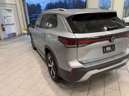 New 2026 Volkswagen Tiguan SE image 6