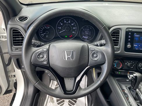 Used 2021 Honda HR-V Sport image 18