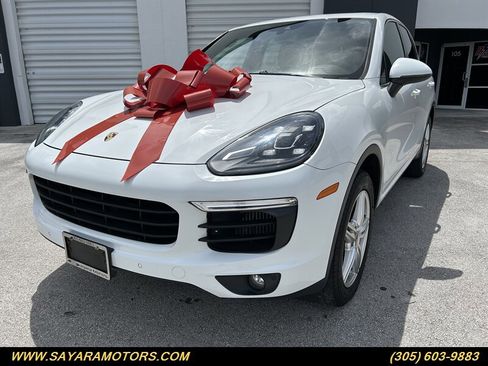 Used 2015 Porsche Cayenne S image 16