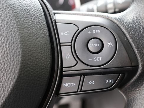 Certified 2025 Toyota RAV4 XLE FWD image 30