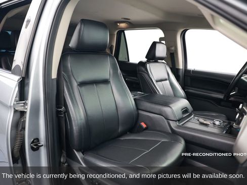 Used 2022 Ford Expedition XLT image 15